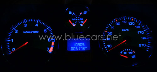 Compteur_bleu_peugeot_207.jpg