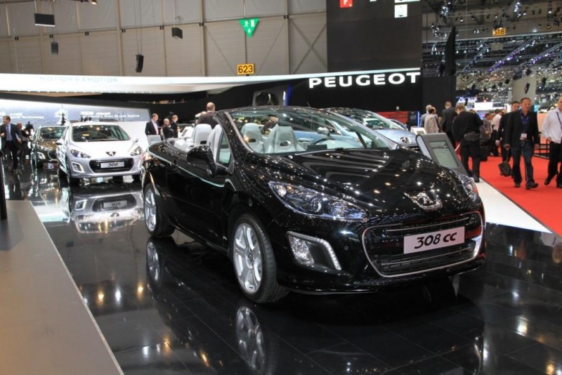 S0-Geneve-2011-live-Peugeot-308-restylee-.jpg