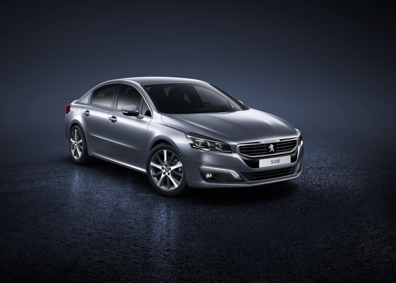 Peugeot-508-HYbrid4-2015-6.jpg