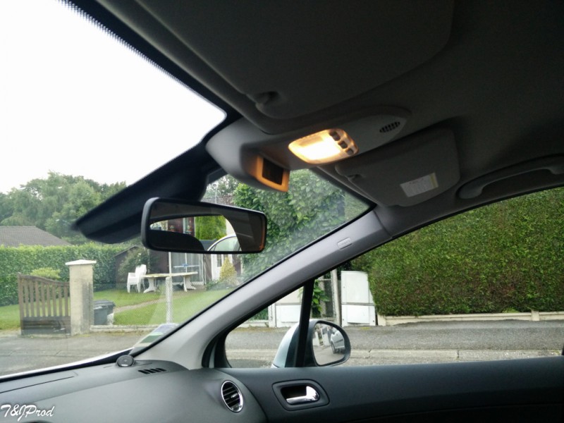 Peugeot_308_led_instal_SD_r1024p-06.jpg